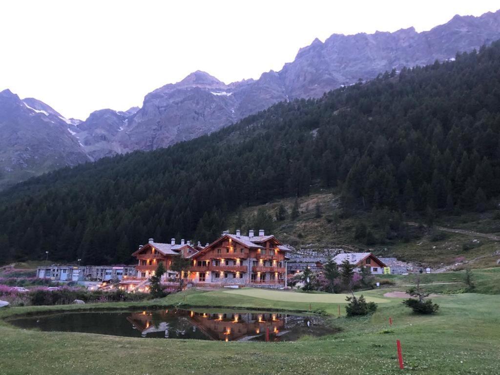 3 Chalets Aparthotel Breuil-Cervinia Exterior photo